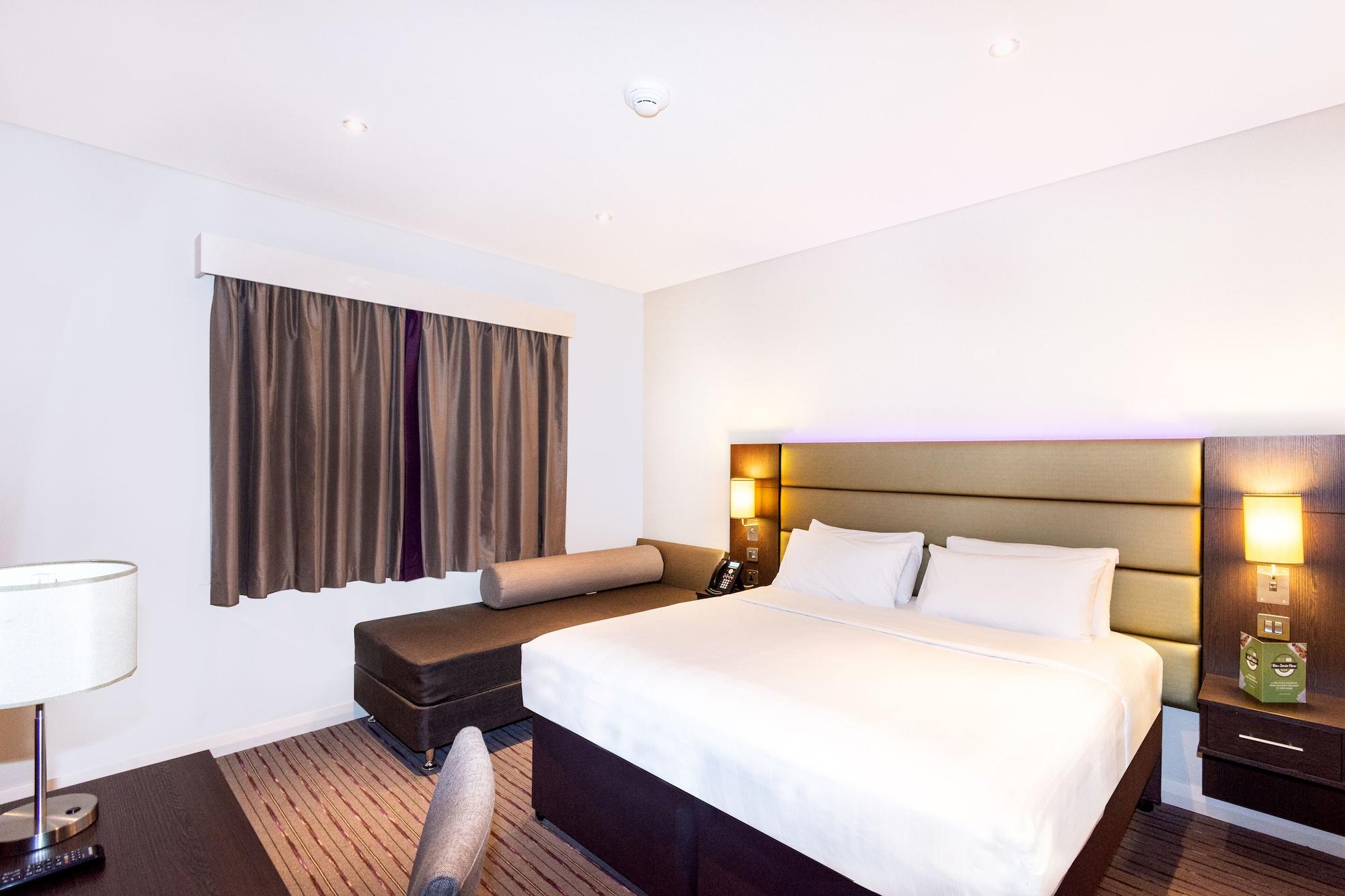 Premier Inn Dubai Al Jaddaf Exterior foto