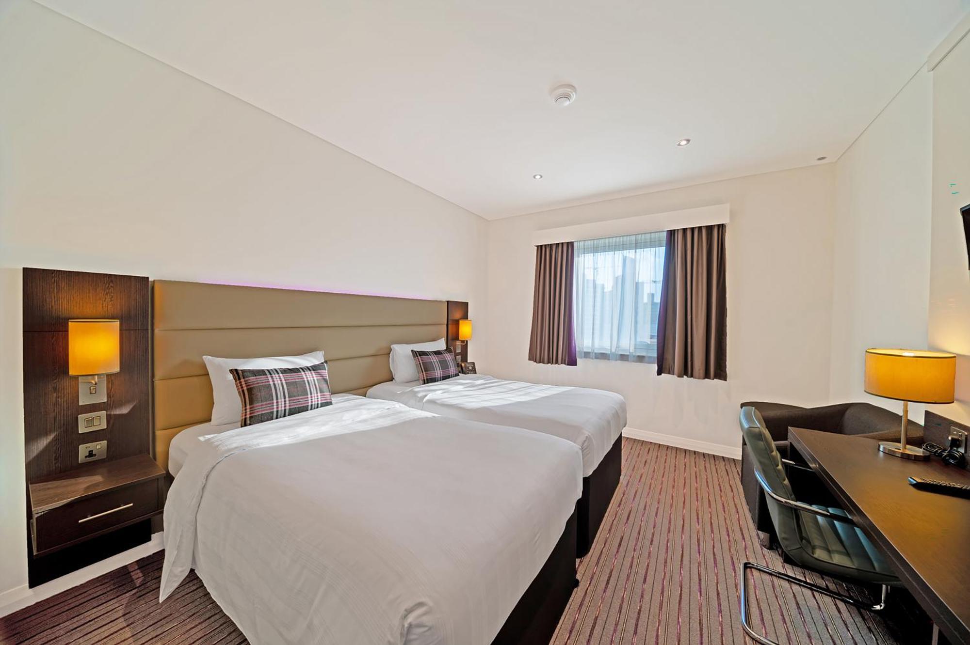 Premier Inn Dubai Al Jaddaf Exterior foto