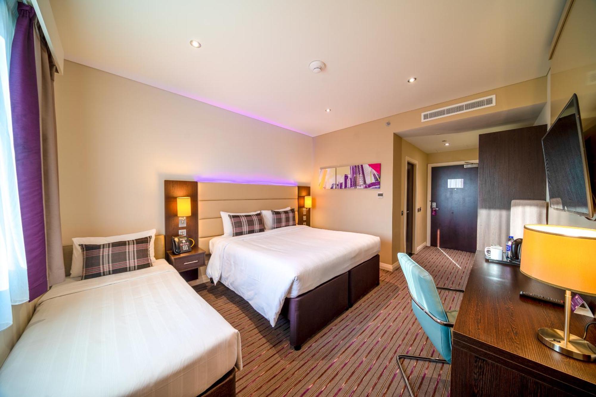 Premier Inn Dubai Al Jaddaf Exterior foto