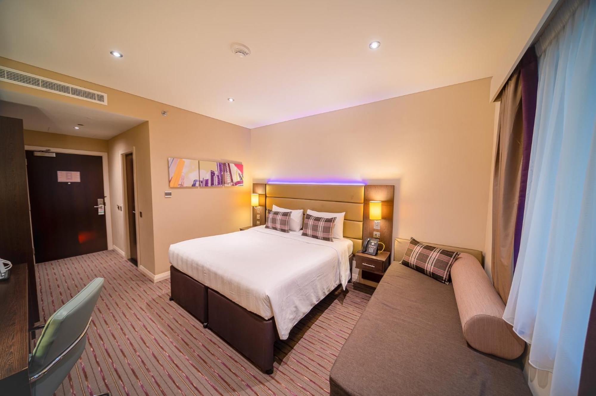 Premier Inn Dubai Al Jaddaf Exterior foto